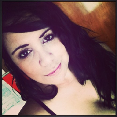 conniexfrancis's profile picture. I fell asleep and ate the flowers