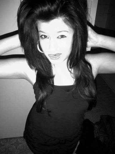I'm fun,I'm lovebel,funny and Qute.☺♥meet me hafe way!!!xxx