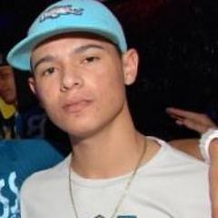 -        nois é Red, nois é Ouro boné pa tras nike de mola, nois é os #Menino que as #Menina gosta ! ♫ $
