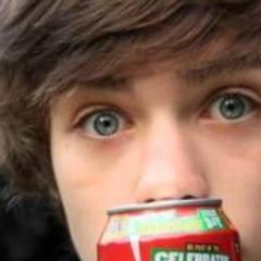 1D my life!! DIRECTIONER BOY!!