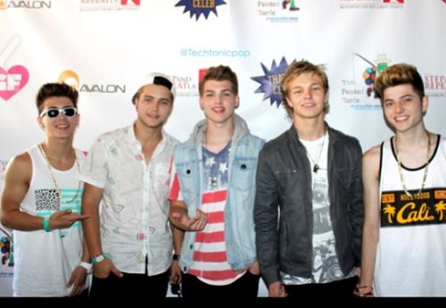 UkProjectors's profile picture. 