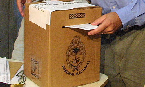 El domingo 26 De Abril iremos dando la boca de urna al momento de las elecciones replicando a consultoras y fiscales.#LaCiudadElige2015