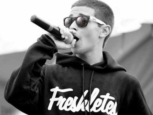 Singer In The Group We Believe Your Dreams!
Short Beach, Soccer, Skateboarding Is Above All Like To Love