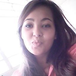 Meu reino se desfez em pedaços & eu procurei em outros sonhos me refazer & curar o meu coração. Princesa? Não, estou mais para uma rebelde sem causa!