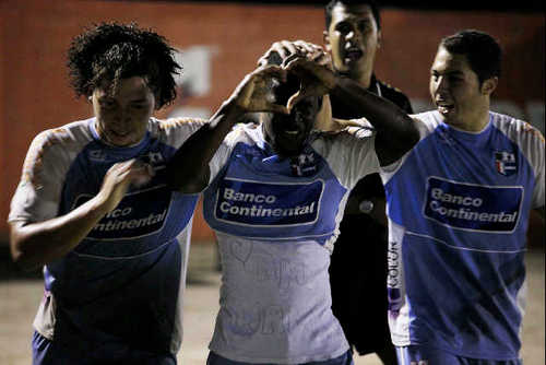 Futbolista profecional Selecciónes  sub 17- sub 20,campeón con Real España clausura2010-2011-equipo actual Deportes Savio
