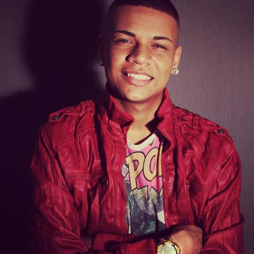 apenas um fã apaixonado pelo seu idolo .. @Duduzinhomc ... ♥