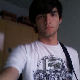 De bem com a vida, corinthiano, curto rock, amo minha família, adoro meus amigos, e o resto? bem como o próprio nome diz é o resto.