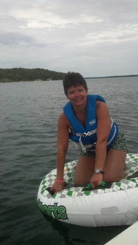 val_sandru's profile picture. 