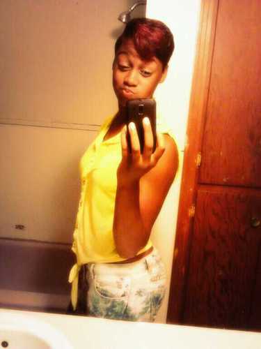 #TeamPrettyBishes (: Im Cool A'f ... Fun To Be Aroundd ,, Ha.! Follow Me I'll Follow Uu Back ,, If Uu Dont Well Hell Too Uu.!!