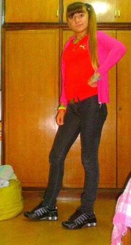 Hola Me Llamo Carina Montes De Oca Vazquez Tengo 13 Años Vivo En Uruguay, Montevideo, Cerrito De La Victoria, Me Facina El Futbol y Soy Fanatica De Peñarol;)