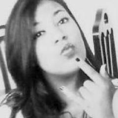 Apenas uma menina , buscando a felicidade ;D