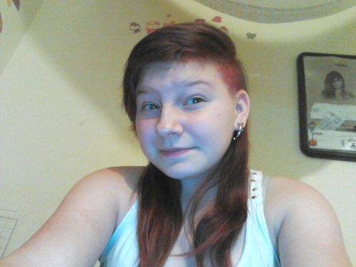I luv bands!! I am taken woo. people describe me as scene but idc im who i am #teamfollowback i unfollow back too xD
