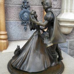 Runner, wife, traveler, and Lover of all things Disney and Disney parks.