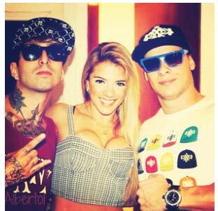 Vivo por voces minhas ☆ ☆