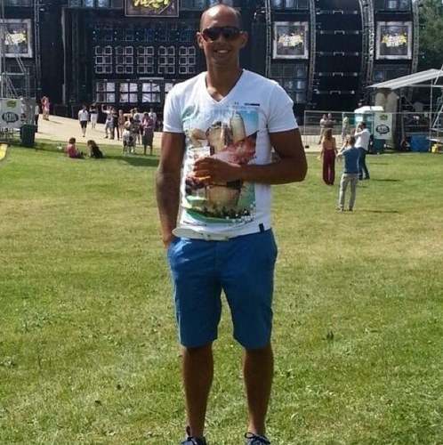 ⚽Voetbal&Fitness**filmfreak**fanatiekeling**festivals&friends**tattoos**Levensgenieter**Fijnproever**Prettiggestoord**Opgeven=nooit een optie!!!#i-Followback✌