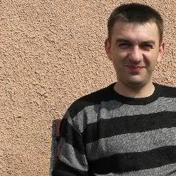 Лентяй, люблю виски, но не пью, воспитываю маленькую дочку, не люблю футбол, сторонник теории заговора, местоположение - Оттуда