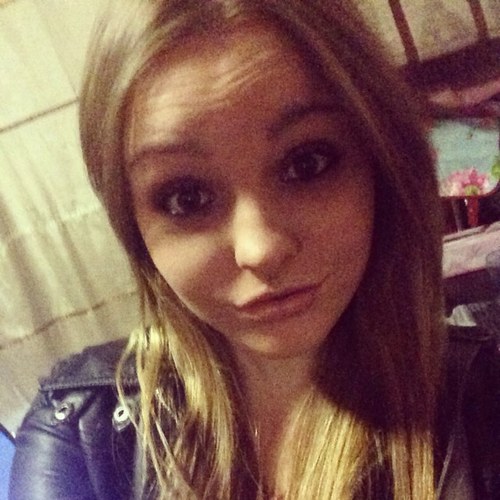 Average girl from south africa.
 Instagram : claudii_1111 • I follow back