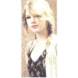 follow @thatqueenswift