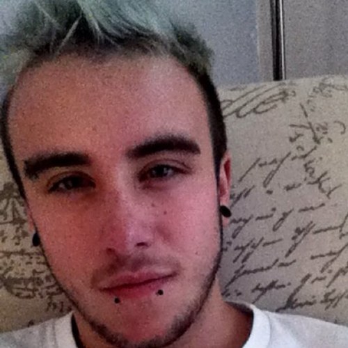 chelovechkii's profile picture. Labradorian. Gemini. t.A.T.u. Fanatic.