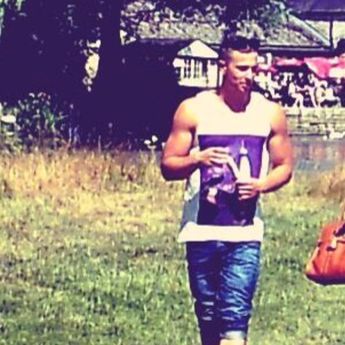 21 years old from telford living in oxford ... work for her majesty ... ' LIVE LIFE'''LOVE LIFE '