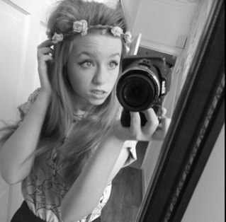 follow meeee:). My Char:)♡♡♡


.
Planet fanet.