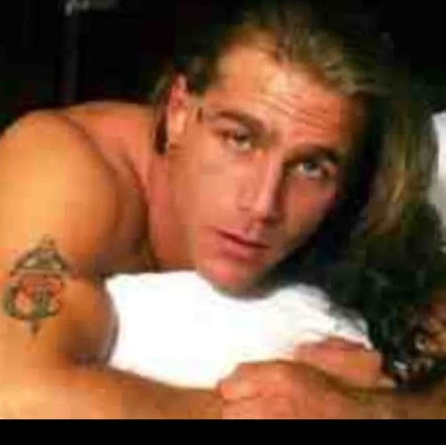 protectorofweak's profile picture. Mother of 4. Needing a job.