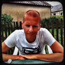 music nerd turned publisher | OOR | 40 something | 42.2 km | 2 kids | 1 wife | http://t.co/AkBXBAckZD