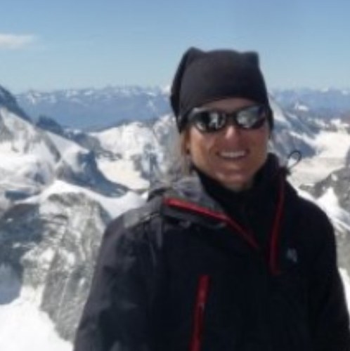 ElalHelalfatia's profile picture. Apprendre des trucs/ ingénierie ( dyslexique )