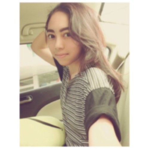 คิ้วต่ำ  แว่นส้ม . PIN : 29B00EE0 , LINE ID : mint-pendent