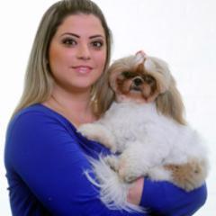 Apaixonada por animais, a jornalista Carolina Klóss (com a sua mascote Malu) traz dicas, novidades e notícias sobre o mundo pet.