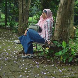 tidak ada cinta yang abadi kecuali kecintaan pada Allah SWT