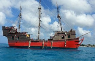 Enamorate del paisaje desde el mar y disfruta de esta aventura unica. 
Los piratas esperan por ti...
Reserva al 9992-17-66-26