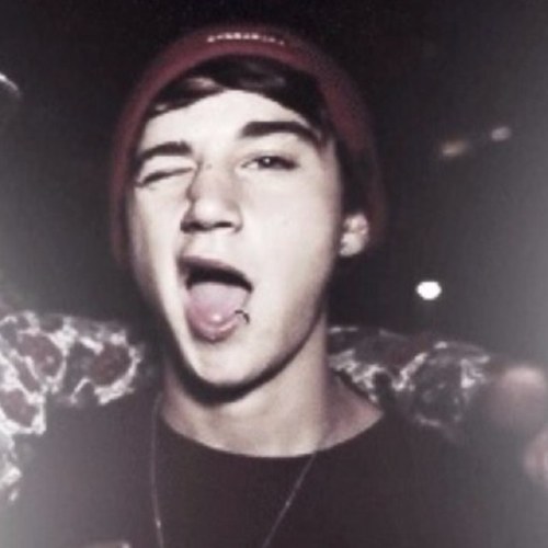 yo. Janoskians are the reason I smile. Once a slu+, always a slu+.