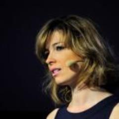 Doctora (PhD)  en neurociencia cognitiva organizacional. Vicedecana de postgrado de la facultad de Ciencias Sociales y Comunicación de la Universidad Europea.