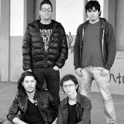 @mario_dotto (vocal) @Evertoonrocha (baixo) @pedrosagarock (guita-solo) @augusto_dalcin (batera)