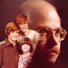 Who doesn't love some Awkward Family Photos?