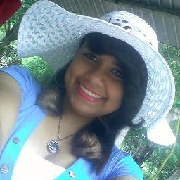 100%Divertida, full estudiosa y trabajadora...Vivo mi vida minuto a minuto..Dios en ti confio Futura  Contadora y Doctora