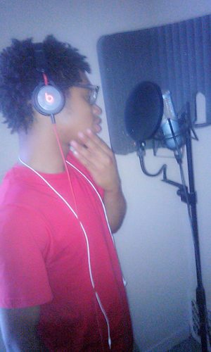 Im all about, my family, my music,  my wifey, my world.. Make yo own path dnt let nobody talk yu down #Straight Up