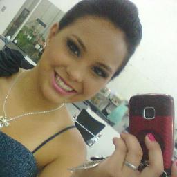 Virou guerrinha e nesse tiroteio
voce e eu, o amor ficou no MEIO
e quem de nós que vai sair primeiro
Tanto faz...