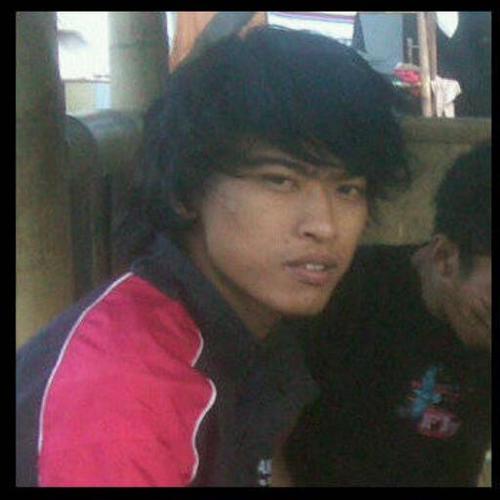 HIdup di dunia hanya sementara, hudup di akhirat selama nya. manfaat kan kbaikan di dunia,untuk kehidupan yg akan datang.