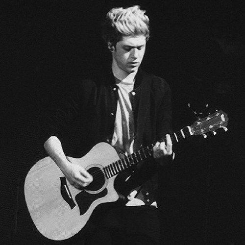 Just over here loving Niall
