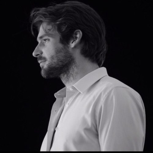 من اراد متابعتي يشرفني في حسابي الثاني @3shq2013