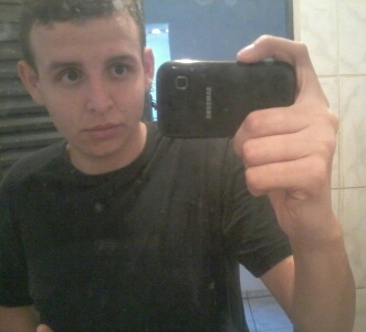 adolescente 16 anos gosto de jogar futebol cruzeirense fanatico e feliz como a vida me ensinou a ser...sigo de volta quem me seguir confiram ai
