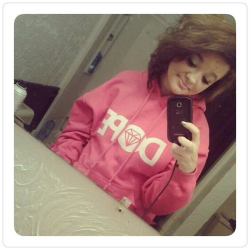 kara_brand's profile picture. I am 18. Born August 17. I am living my life to the fullest. Single. My brother is my life