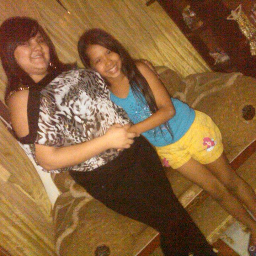humilde sencilla vivo enamorada me gusta salir a pasear...de relaciones serias... vivo cn mi mama la amo y respeto y tengo una hija q la amoo mucho