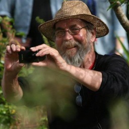 SE London artist, photographer and music lover.