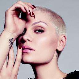 ♕ I LoVe JeSsIe J  ツ...FoLloW Me AnD I FoLlOw YoU bAcK