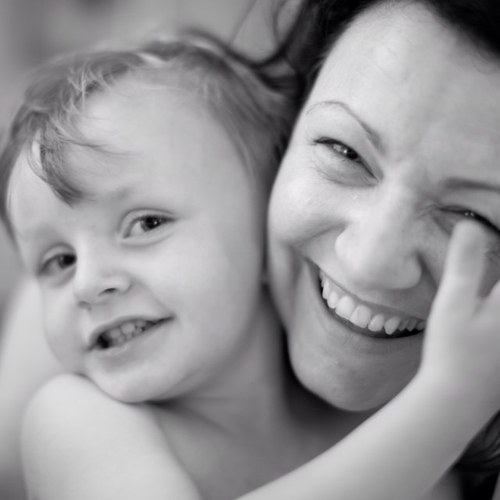 Mother, wife, sister, daughter, friend, insomniac, gluten free baker, animal lover , cat and dog owner, messer & giggler. Thats me in a nutshell.