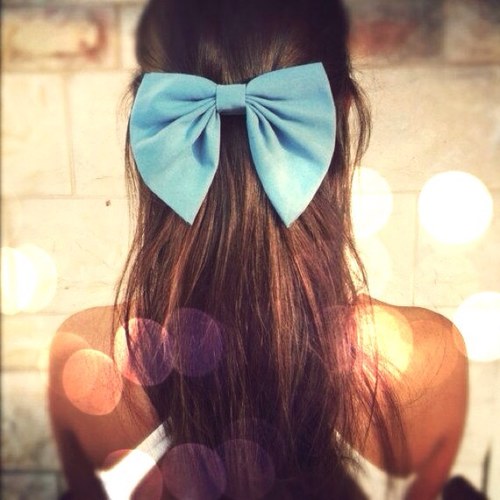 lookatyouu's profile picture. the smart girls are ones who overthink