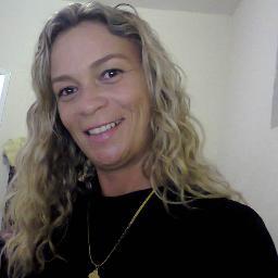 Tudo o que vai, um dia volta - Não perca tempo pensando em se vingar. #Acredite: a vida devolve o que cada um merece.